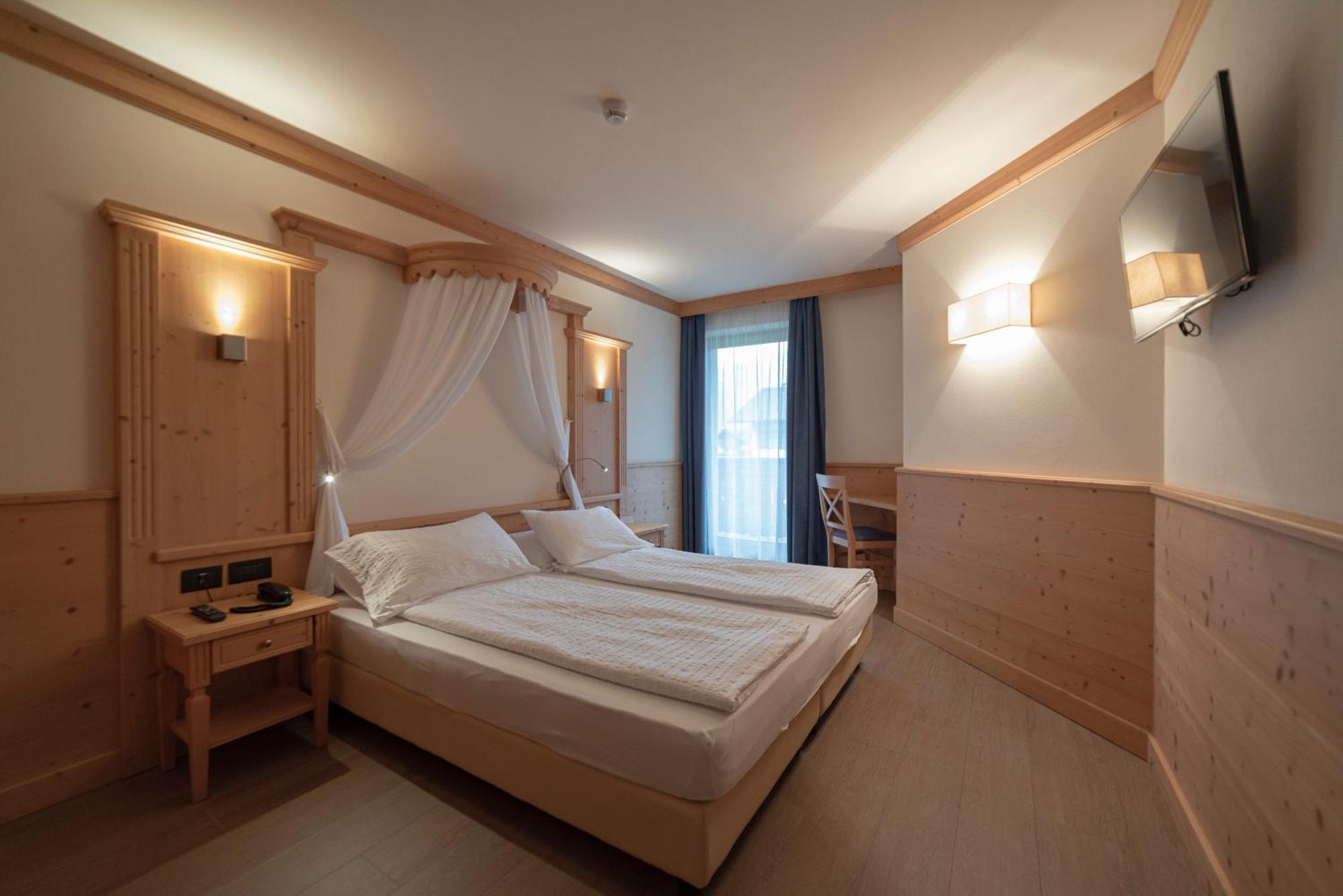 Hotel Garni Paradisi - Wellness & Spa Mezzano Exterior foto