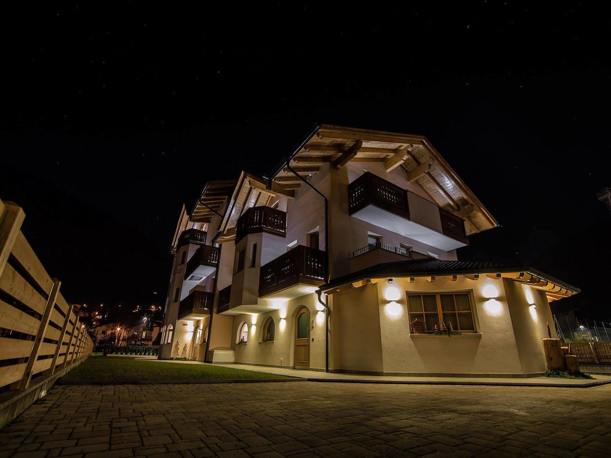 Hotel Garni Paradisi - Wellness & Spa Mezzano Exterior foto