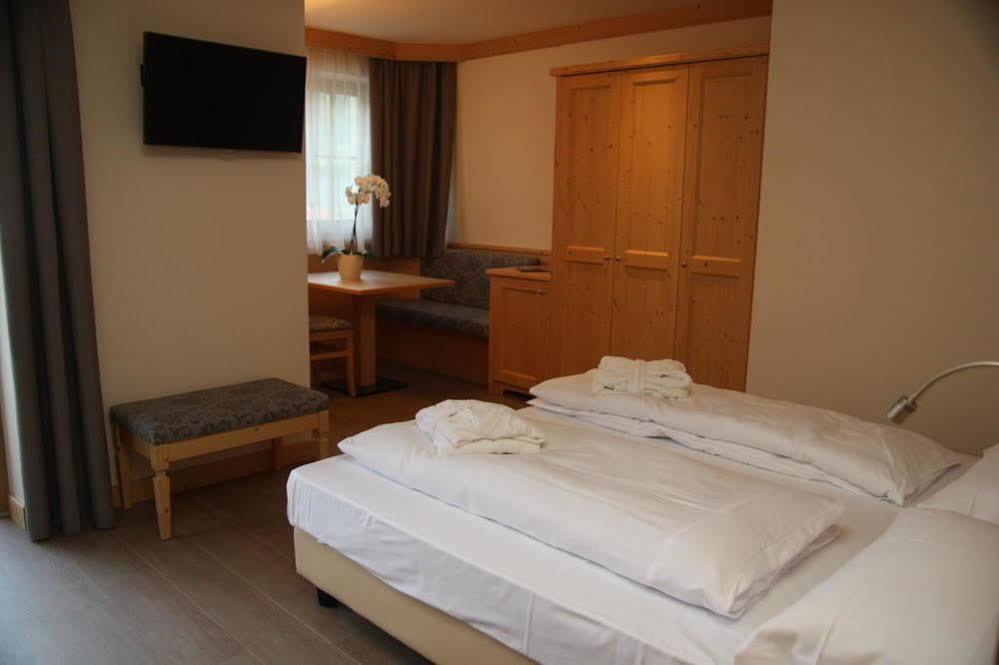 Hotel Garni Paradisi - Wellness & Spa Mezzano Exterior foto