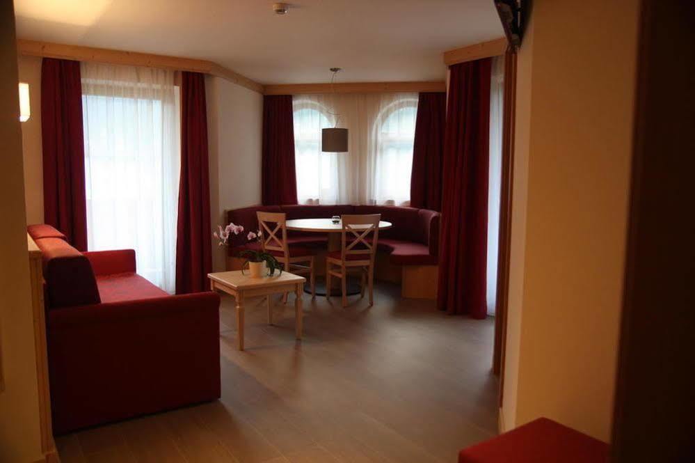 Hotel Garni Paradisi - Wellness & Spa Mezzano Exterior foto