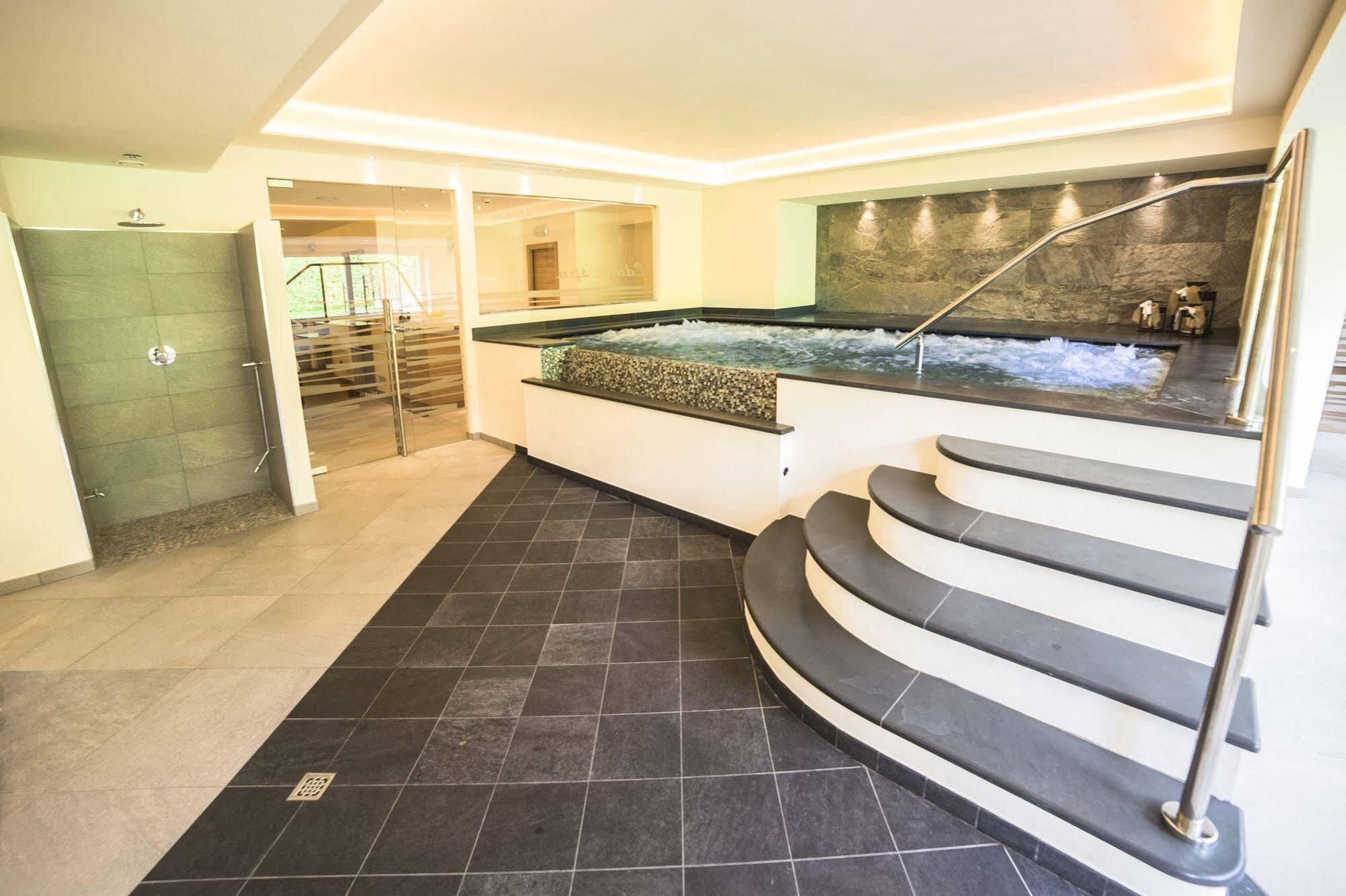 Hotel Garni Paradisi - Wellness & Spa Mezzano Exterior foto
